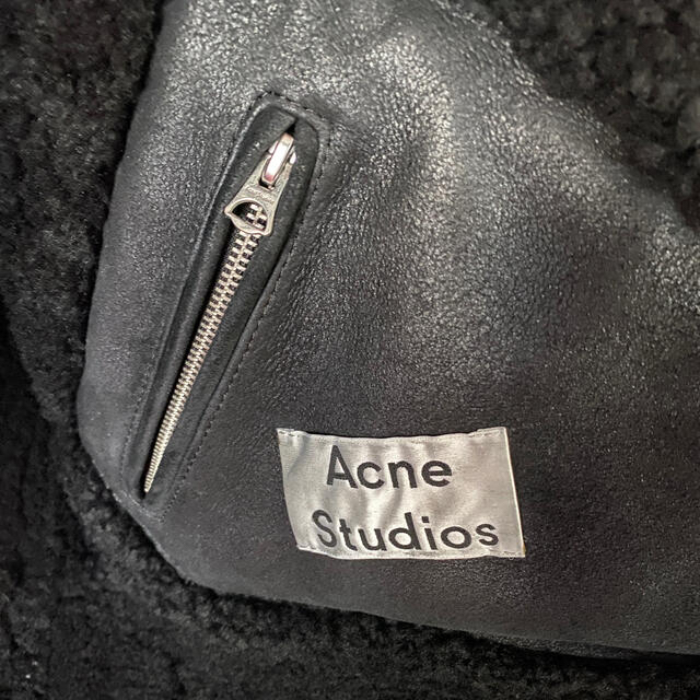 ACNE(アクネ)の最終値下げ。acne studiosムートンジャケットメンズ46サイズ メンズのジャケット/アウター(ライダースジャケット)の商品写真