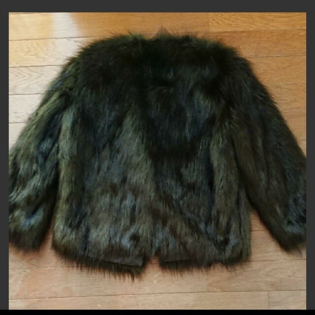 ZARA(ザラ)の新品  stradivarius  フェイクファージャケット  カーキ×ブラウ… レディースのジャケット/アウター(毛皮/ファーコート)の商品写真