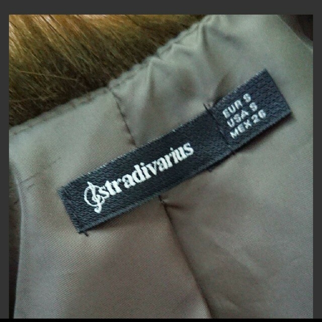 ZARA(ザラ)の新品  stradivarius  フェイクファージャケット  カーキ×ブラウ… レディースのジャケット/アウター(毛皮/ファーコート)の商品写真