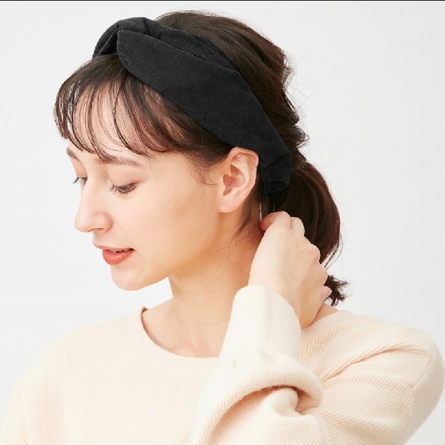 GU(ジーユー)の専用⭐︎GU  コーデュロイターバン  新品 レディースのヘアアクセサリー(ヘアバンド)の商品写真