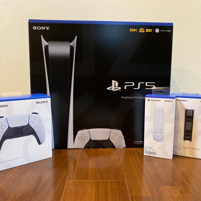 SONY PlayStation5 デジタルエディション 品 周辺機器セット SONY PlayStation5 デジタルエディション 品 周辺機器セット
