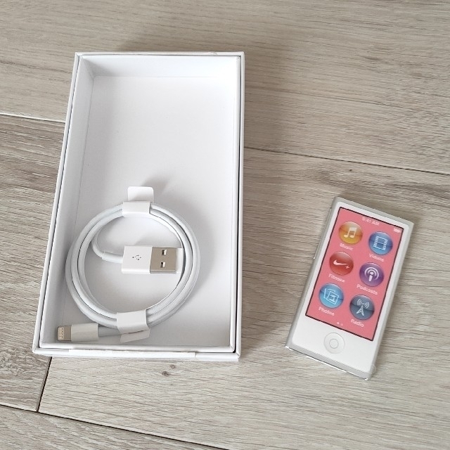 Apple(アップル)のiPod　nano　第7世代（16G）　アイポッド スマホ/家電/カメラのオーディオ機器(ポータブルプレーヤー)の商品写真