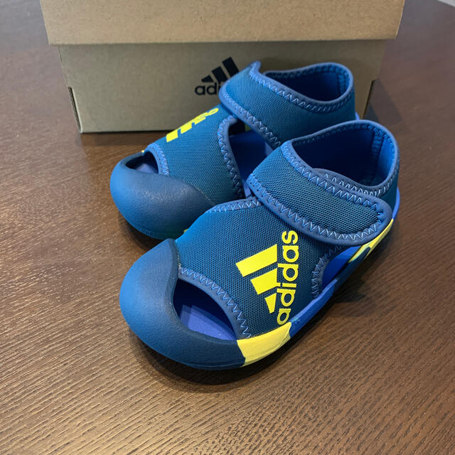 adidas(アディダス)のアディダス  サンダル キッズ/ベビー/マタニティのベビー靴/シューズ(~14cm)(サンダル)の商品写真