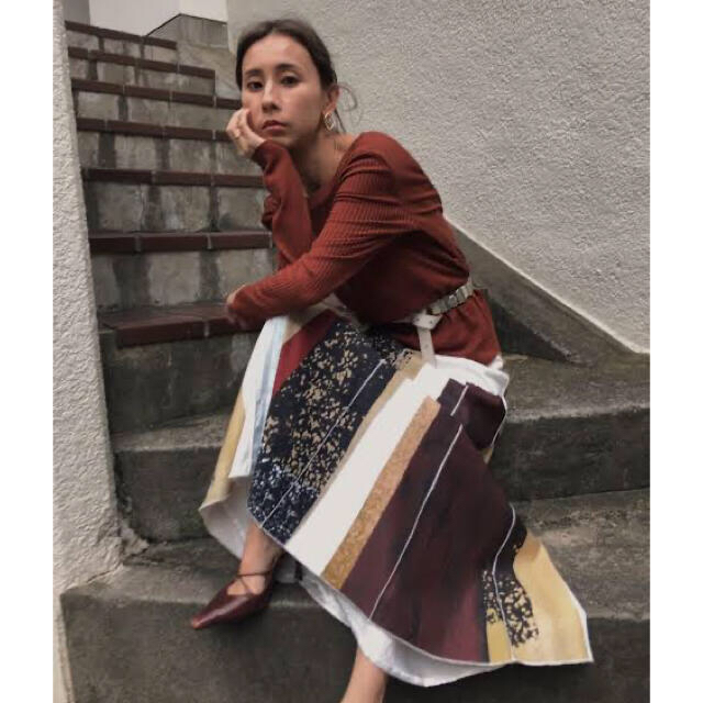 Ameri VINTAGE(アメリヴィンテージ)の新品未使用　ameri vintage FUDE ART SKIRT レディースのスカート(ロングスカート)の商品写真