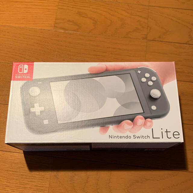 任天堂(ニンテンドウ)のSwitch Lite 任天堂 スイッチ ライト 本体  ニンテンドウ　グレー エンタメ/ホビーのゲームソフト/ゲーム機本体(携帯用ゲーム機本体)の商品写真