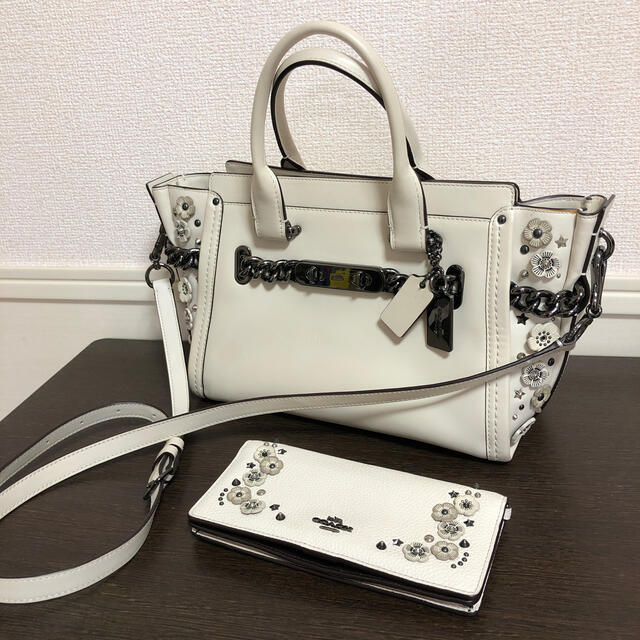 COACH - コーチ　スタッズ　スワッガー　ウィローフローラル　バッグ　財布