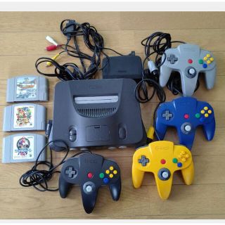 ニンテンドウ64(NINTENDO 64)のニンテンドー64 本体 コントローラー ソフト3本セット(家庭用ゲーム機本体)