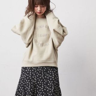 ナチュラルクチュール(natural couture)の本日限定価格natural couture立体ワントーン刺繍裏起毛プルオーバー(トレーナー/スウェット)