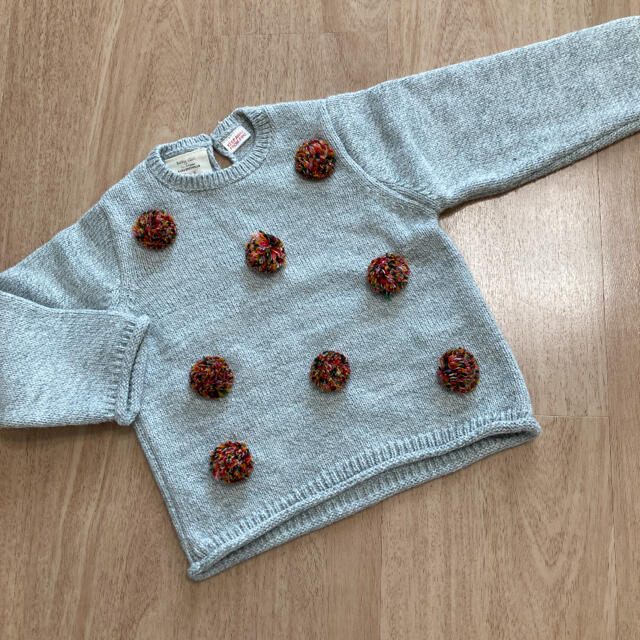 ZARA KIDS(ザラキッズ)のザラベイビー　ポンポン　ニット キッズ/ベビー/マタニティのキッズ服女の子用(90cm~)(ニット)の商品写真