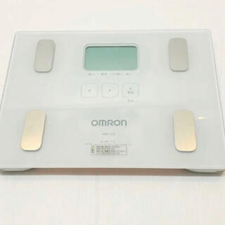オムロン(OMRON)の美品！オムロン 体重・体組成計 カラダスキャン ホワイト HBF-212(体重計/体脂肪計)