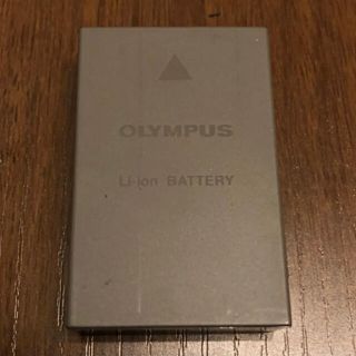 オリンパス(OLYMPUS)のolympus BLS-50 バッテリー2個　充電器セット(バッテリー/充電器)