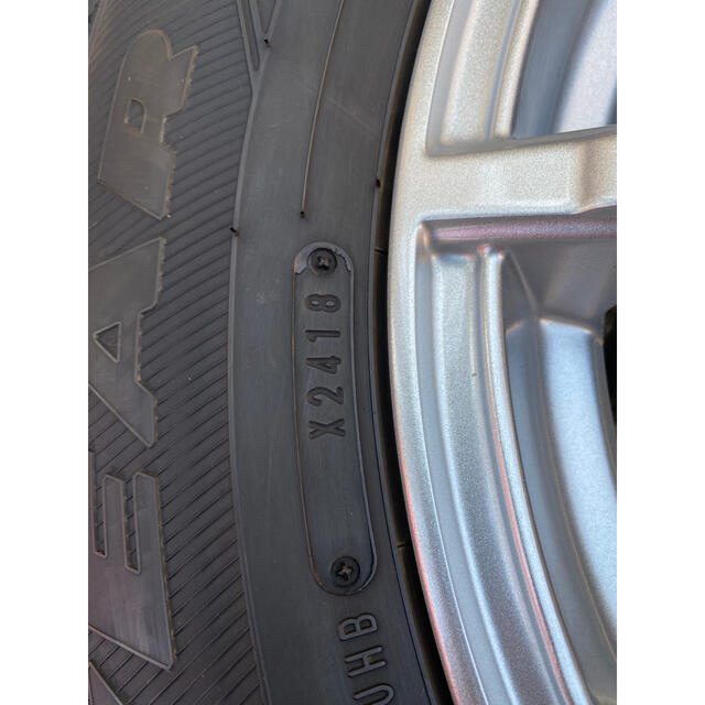 Goodyear(グッドイヤー)のGOOD YEAR  ICE NAVI 6 スタッドレス16インチ 最終値下げ！ 自動車/バイクの自動車(タイヤ・ホイールセット)の商品写真