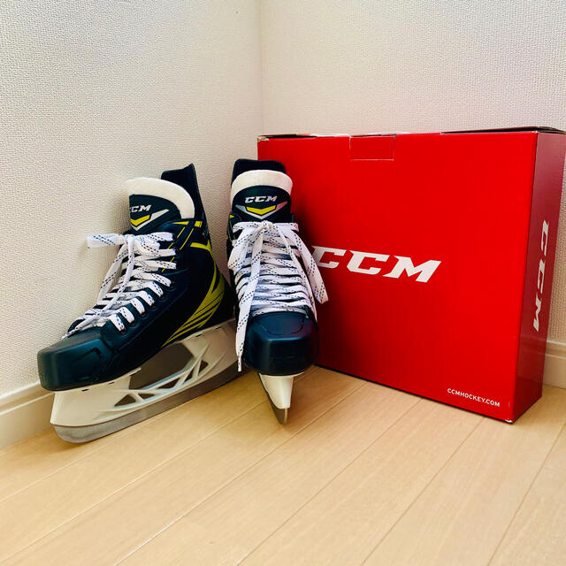 CCM(シーシーエム)のスケート靴　サイズ40(26cm)  CCM スポーツ/アウトドアのスポーツ/アウトドア その他(ウインタースポーツ)の商品写真