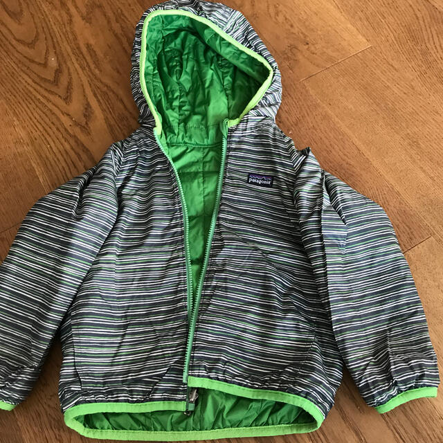 patagonia(パタゴニア)のパタゴニア　キッズダウンパーカー キッズ/ベビー/マタニティのキッズ服男の子用(90cm~)(ジャケット/上着)の商品写真