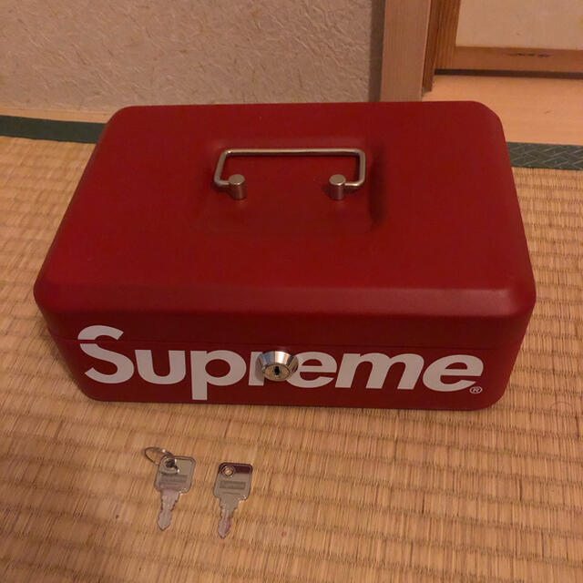 Supreme(シュプリーム)のシュプリーム　鍵付き　BOX 小物入れ インテリア/住まい/日用品のインテリア小物(小物入れ)の商品写真