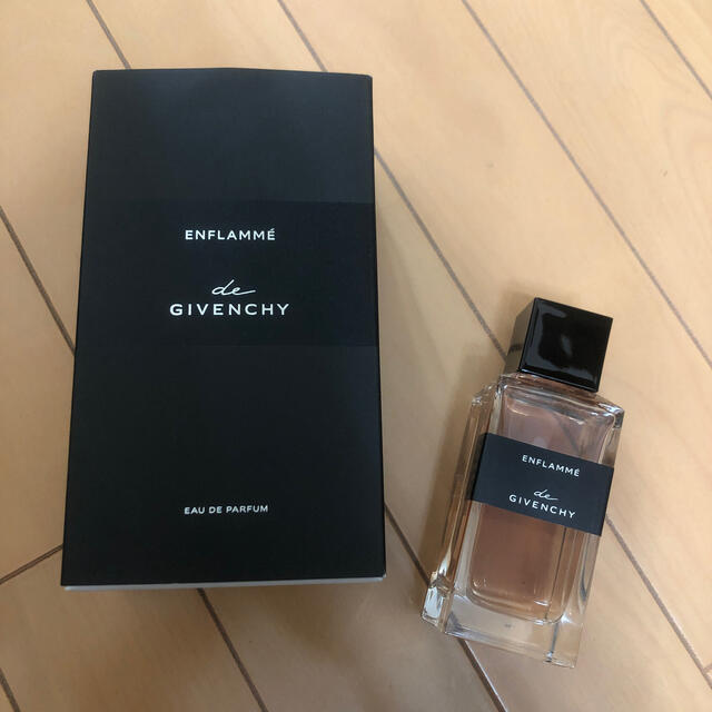 GIVENCHY(ジバンシィ)のド　ジバンシイ　アンフラメ コスメ/美容の香水(香水(女性用))の商品写真