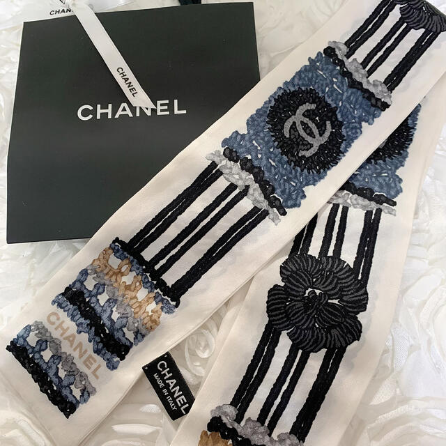 CHANEL(シャネル)のシャネル　スカーフツイリー レディースのファッション小物(バンダナ/スカーフ)の商品写真