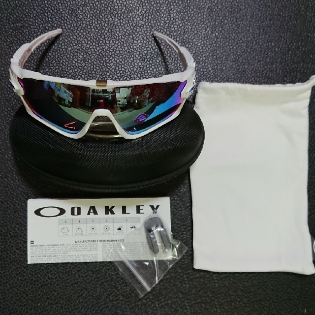Oakley(オークリー)のオークリーJAWBREAKER Polished White PrizmSnow スポーツ/アウトドアの自転車(ウエア)の商品写真