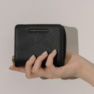 チャールズアンドキース(Charles and Keith)のチャールズアンドキース　二つ折り財布(財布)