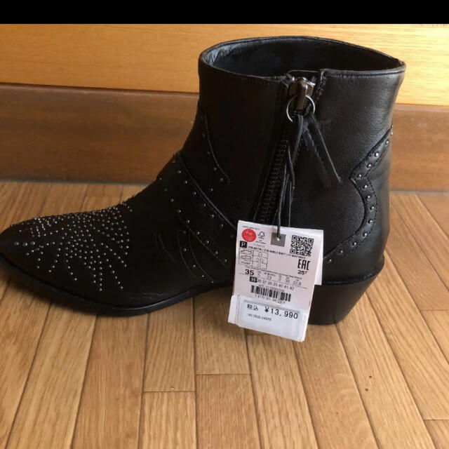 ZARA(ザラ)のZARA ショートブーツ23cm  新品　タグ付き　再値下げ！ レディースの靴/シューズ(ブーツ)の商品写真