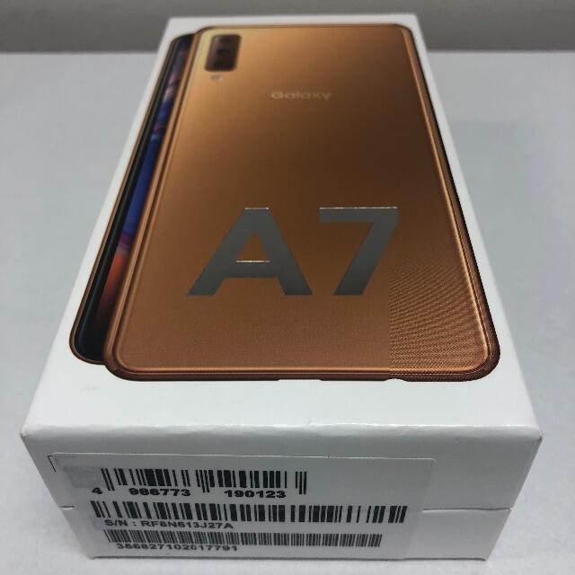 Galaxy(ギャラクシー)のGalaxy  A7 gold 64Mb スマホ/家電/カメラのスマートフォン/携帯電話(スマートフォン本体)の商品写真