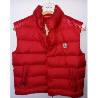 モンクレール(MONCLER)のモンクレール　ベスト　メンズ　赤(ダウンベスト)