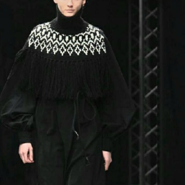 BLACKサイズHYKE ハイク　NORDIC SWEATER CAPE　ニット　ケープ