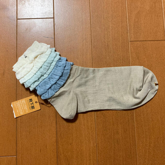 靴下屋(クツシタヤ)の新品☆ 靴下屋のリボン付き＆グラデーションソックス（靴下）２足セット レディースのレッグウェア(ソックス)の商品写真