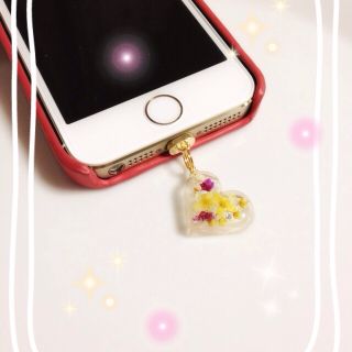 109☆①iPhone5など充電口アクセ(ストラップ/イヤホンジャック)