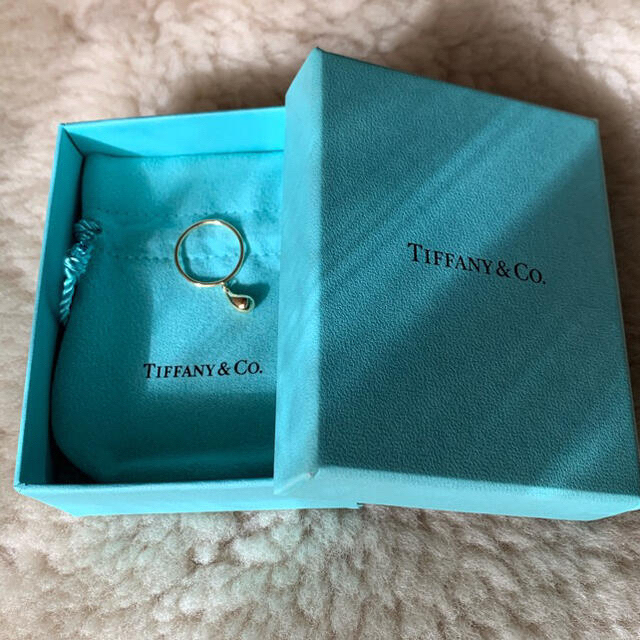 Tiffany & Co.(ティファニー)のTiffany  ティアドロップリング　18k   10〜11号 レディースのアクセサリー(リング(指輪))の商品写真