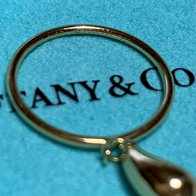 Tiffany & Co.(ティファニー)のTiffany  ティアドロップリング　18k   10〜11号 レディースのアクセサリー(リング(指輪))の商品写真