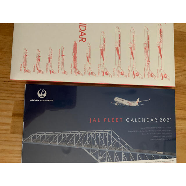 JAL(日本航空)(ジャル(ニホンコウクウ))のJAL 卓上　カレンダー　2021 インテリア/住まい/日用品の文房具(カレンダー/スケジュール)の商品写真