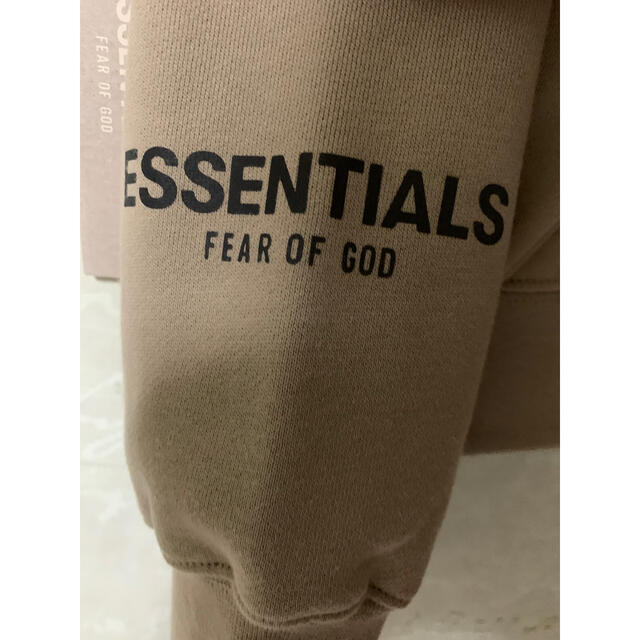 FEAR OF GOD(フィアオブゴッド)のESSENTIALS スウェット  Lサイズ　タン メンズのトップス(スウェット)の商品写真