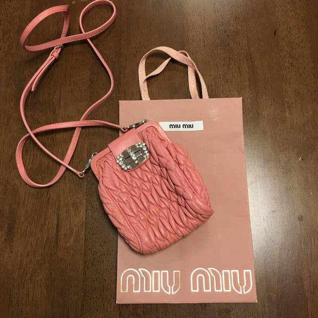 miumiu(ミュウミュウ)のミニミニショルダー レディースのバッグ(ショルダーバッグ)の商品写真