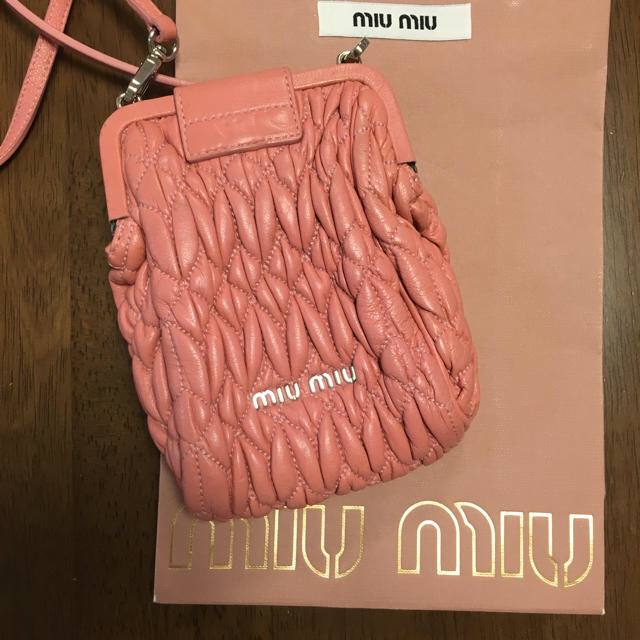 miumiu(ミュウミュウ)のミニミニショルダー レディースのバッグ(ショルダーバッグ)の商品写真