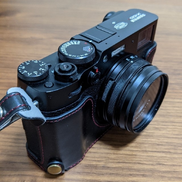 富士フイルム(フジフイルム)のFUJIFILM　X100V 保証〜2021.10まで スマホ/家電/カメラのカメラ(コンパクトデジタルカメラ)の商品写真