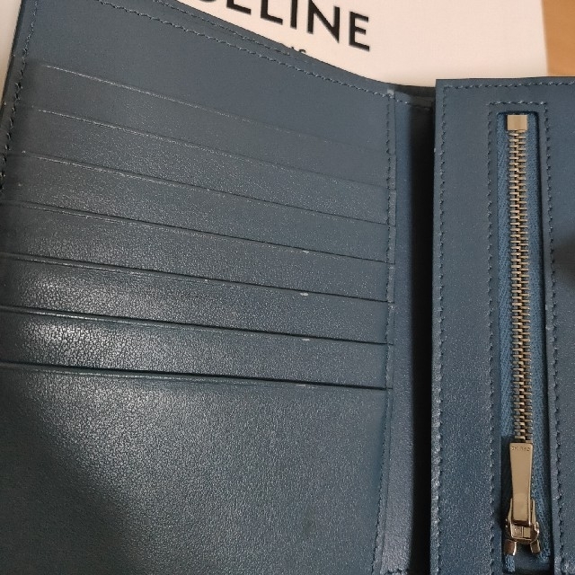 celine(セリーヌ)のセリーヌ 財布 二つ折り ミディアム ストラップウォレット ブルー レディースのファッション小物(財布)の商品写真