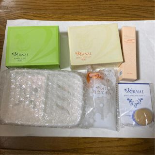 ヴァーナル(VERNAL)のヴァーナル　パッと白洗顔セット　新品未開封(洗顔料)