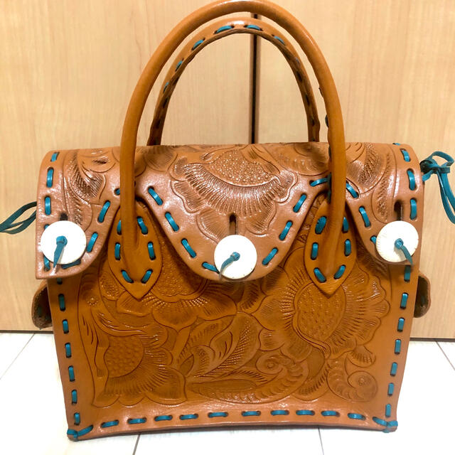 GRACE CONTINENTAL(グレースコンチネンタル)のCARVINGTRIBES bag 限定で一点ものです。 レディースのバッグ(トートバッグ)の商品写真