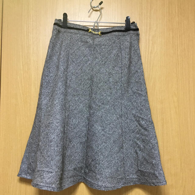 【美品】金具付きツイードフレアスカート レディースのスカート(ひざ丈スカート)の商品写真
