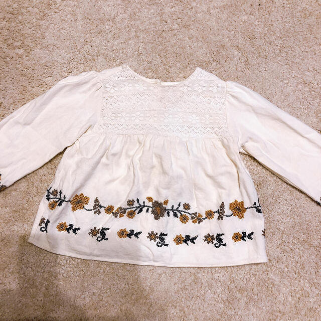 ZARA KIDS(ザラキッズ)のZARA baby 刺繍チュニック キッズ/ベビー/マタニティのキッズ服女の子用(90cm~)(ブラウス)の商品写真