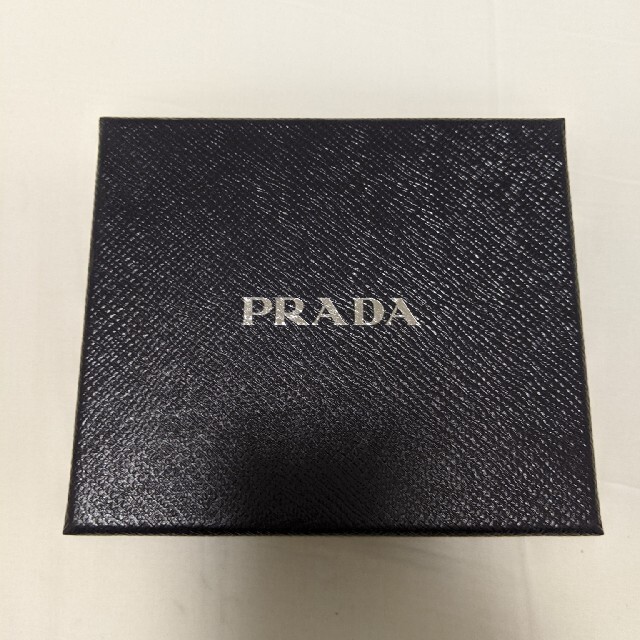 PRADA(プラダ)のPRADA プラダ 財布 メンズ 二つ折り 折財布 メンズのファッション小物(折り財布)の商品写真