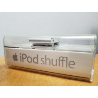 アップル(Apple)の【新品未開封】iPod shuffle MA564J/A アイポッドシャッフル(ポータブルプレーヤー)