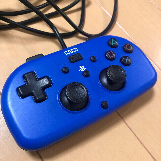 PlayStation4(プレイステーション4)のコントローラー　PS4 HORI エンタメ/ホビーのゲームソフト/ゲーム機本体(家庭用ゲーム機本体)の商品写真