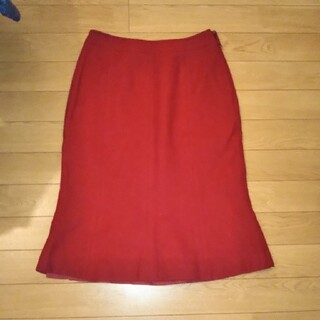 インエ(i.n.e)のine nouie 赤スカート(ひざ丈スカート)