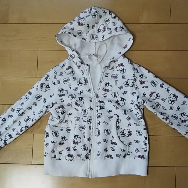 ハローキティ(ハローキティ)のハローキティ パーカー 120㎝ キッズ/ベビー/マタニティのキッズ服女の子用(90cm~)(カーディガン)の商品写真