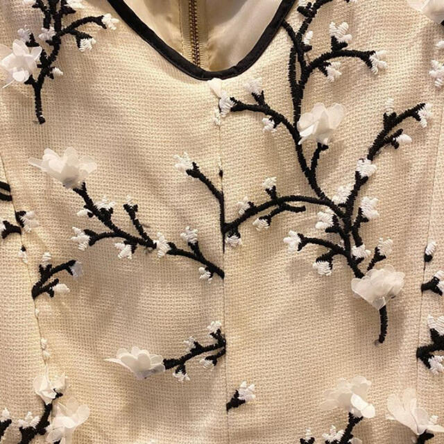 まな様専用♡SEVEN TEN ♡ツイード刺繍トップス(オフホワイト