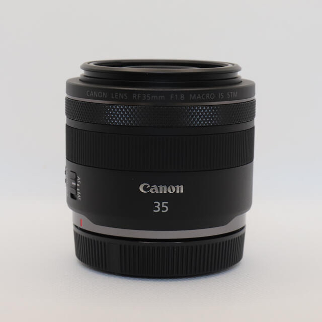 Canon(キヤノン)の【新品未使用】キヤノンRF 35mm F1.8 Macro IS STM スマホ/家電/カメラのカメラ(レンズ(単焦点))の商品写真