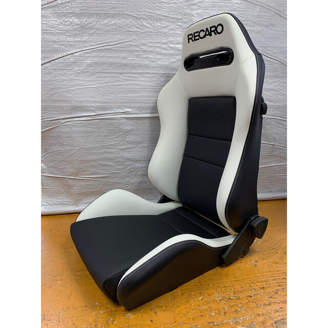 RECARO(レカロ)のレカロ RECARO SR-3 セミオーダー 張替品 シングルステッチ 自動車/バイクの自動車(汎用パーツ)の商品写真