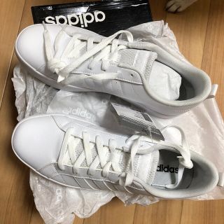 アディダス(adidas)のスニーカー　アディダス　白　(スニーカー)